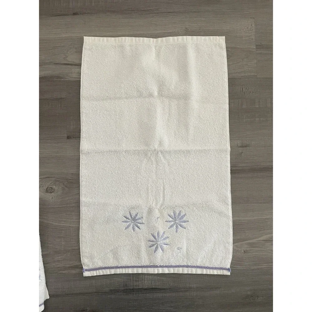 Vtg Penneys Home Collection White w/Embroidered Purple Flowers Hand/ Bath Towels
